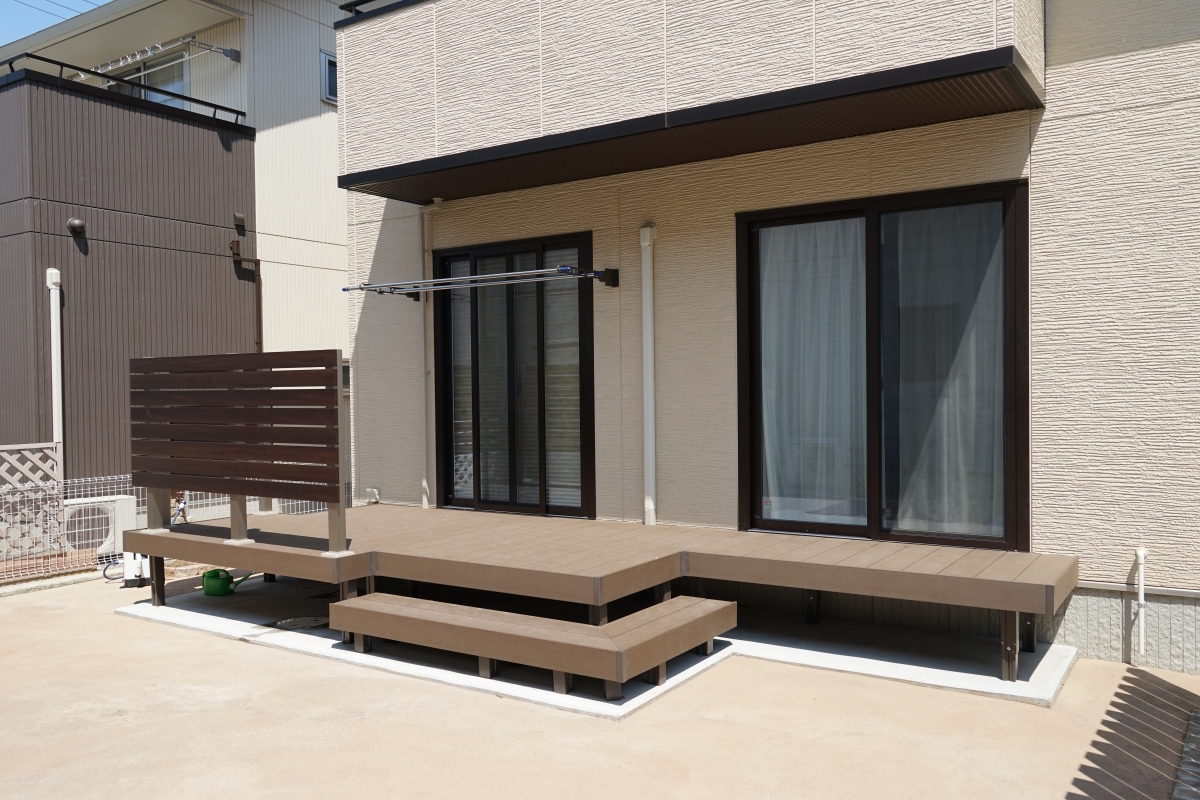 天然石を使用した高級感あるファサード